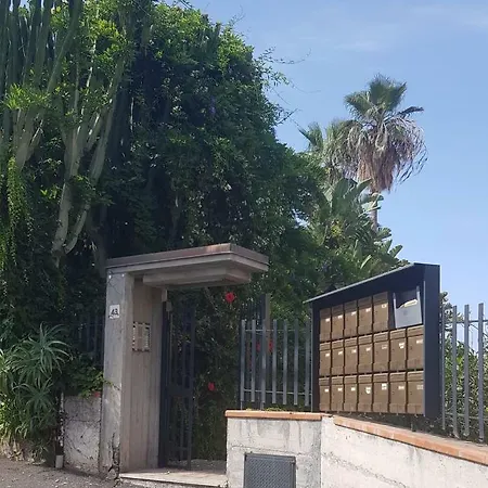 Your Sicily In Acitrezza Апартаменты